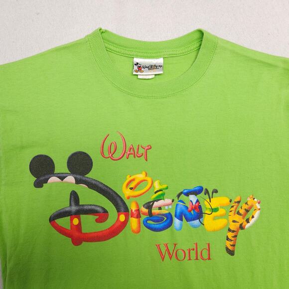 Disney World Casual Short Sleeve Graphic Crew Neck Shirt Mens Size Small S Green - Picture 1 of 9